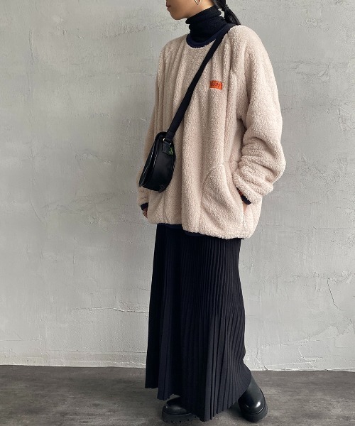 UNIVERSAL OVERALL（ユニバーサルオーバーオール）の「【FINEBOYS 2月号掲載】[UNIVERSAL OVERALL/ユニバーサルオーバーオール] 別注 クルーネックボアフリースプルオーバー（スウェット・レディース・ネイビー/アイボリー/グレイッシュベージュ・M/L/XL）」の5枚目の写真