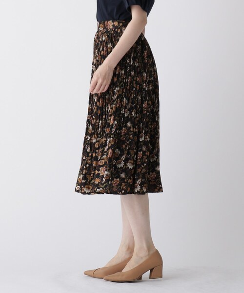 index（インデックス）の「◆ボタニカルフラワープリーツスカート【WEB限定サイズ】（スカート・レディース・ブラック系/ブルー系/ワイン系1・36/40/42/38）」の5枚目の写真