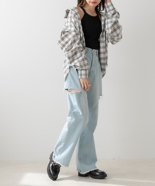 OLIVE des OLIVE（オリーブデオリーブ）の「ダメージデニムパンツ（デニムパンツ・レディース・サックスブルー/ワンウォッシュ・SMALL/MEDIUM）」の11枚目の写真