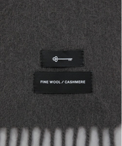 A part by(アパートバイ)の「カシミヤファインウールストール 287968(ストール/ショール・レディース・ブルー系その他4/ネイビー/アイボリー/ベージュ系その他/イエロー系その他2/ライトグレー/ライトブルー/チャコールグレー/オフホワイト/グレー系その他6/グレー系その他2・FREE)」の13枚目の写真