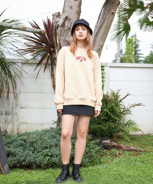 tommy jeans（トミー ジーンズ）の「リラックスカレッジスウェットシャツ（スウェット・メンズ・ライトグレー/ブラック/ベージュ・SMALL/MEDIUM/LARGE/X-LARGE/X-SMALL）」の17枚目の写真