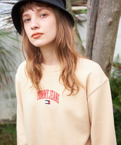 tommy jeans（トミー ジーンズ）の「リラックスカレッジスウェットシャツ（スウェット・メンズ・ライトグレー/ブラック/ベージュ・SMALL/MEDIUM/LARGE/X-LARGE/X-SMALL）」の16枚目の写真