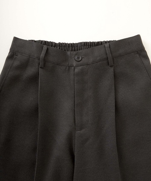 EMMA CLOTHES（エマクローズ）の「TRカルゼ ストレート 1タック センタープレス ワイドパンツ EMMA CLOTHES（スラックス・メンズ・グレー系/キャメル/ダークグリーン/アイボリー/オリーブ・S/M/L）」の10枚目の写真