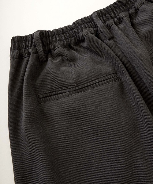 EMMA CLOTHES（エマクローズ）の「TRカルゼ ストレート 1タック センタープレス ワイドパンツ EMMA CLOTHES（スラックス・メンズ・グレー系/キャメル/ダークグリーン/アイボリー/オリーブ・S/M/L）」の6枚目の写真