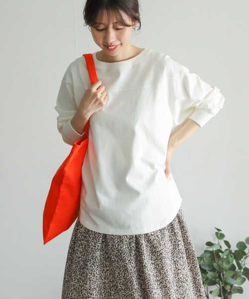 URBAN RESEARCH DOORS(アーバンリサーチドアーズ)の「USAコットンフットボールTシャツ(Tシャツ/カットソー・レディース・オフホワイト/モカ/レッド・MEDIUM)」の4枚目の写真