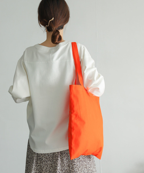 URBAN RESEARCH DOORS(アーバンリサーチドアーズ)の「USAコットンフットボールTシャツ(Tシャツ/カットソー・レディース・オフホワイト/モカ/レッド・MEDIUM)」の10枚目の写真