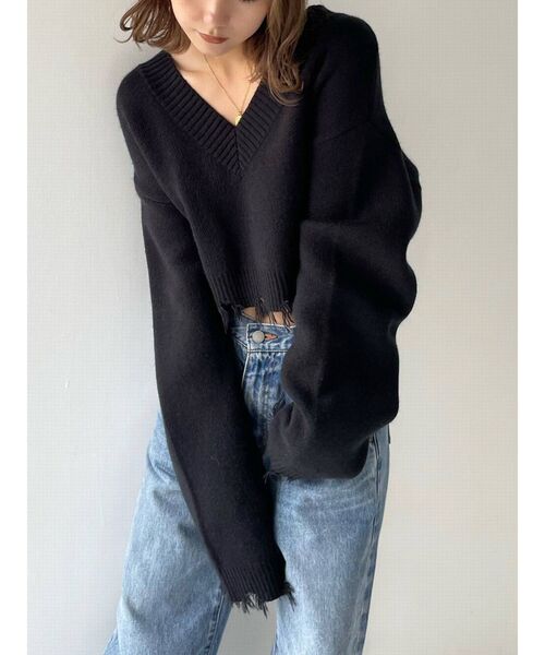 EMODA(エモダ)の「ワイドクロップドVニット(ニット/セーター・レディース・ブルー/ブラック/その他/その他1・FREE)」の3枚目の写真