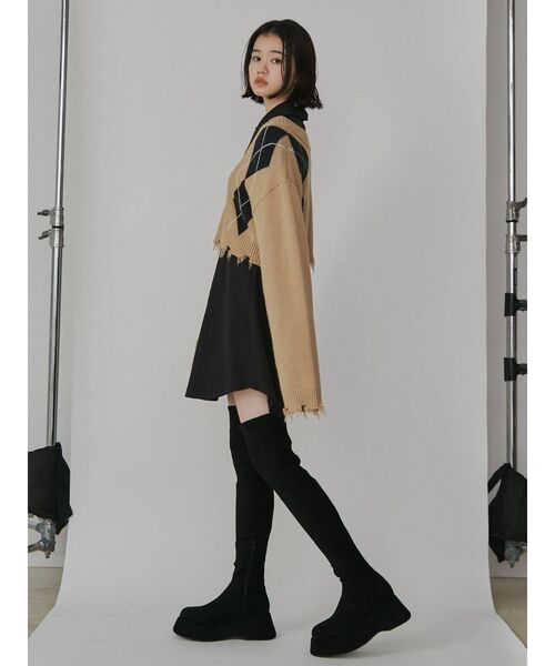 EMODA(エモダ)の「ワイドクロップドVニット(ニット/セーター・レディース・ブルー/ブラック/その他/その他1・FREE)」の14枚目の写真