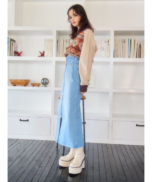 EVRIS（エヴリス）の「フロントジップデニムミディスカート（デニムスカート・レディース・ブルー/ライトブルー・SMALL/MEDIUM）」の8枚目の写真