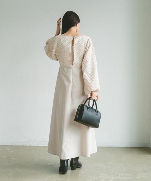 VANNIE U（ヴァニーユー）の「アーチウエストジャガードワンピース（ワンピース・レディース・ブルー/アイボリー/ブラック/ブラウン・FREE）」の20枚目の写真