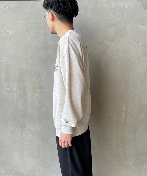 33Degrees（サーティースリーディグリーズ）の「[33Degrees/サーティスリーディグリーズ] ベトジャン風バック刺繍 クルーネックスウェット（スウェット・レディース・ダークグリーン/ブラック/ホワイト系/ホワイト・M/L）」の16枚目の写真