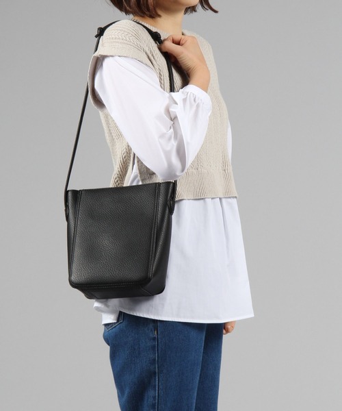 studio CLIP（スタディオクリップ）の「スクエアお出かけショルダー（ショルダーバッグ・レディース・イエロー/ライトグレー/ブラック・FREE）」の4枚目の写真