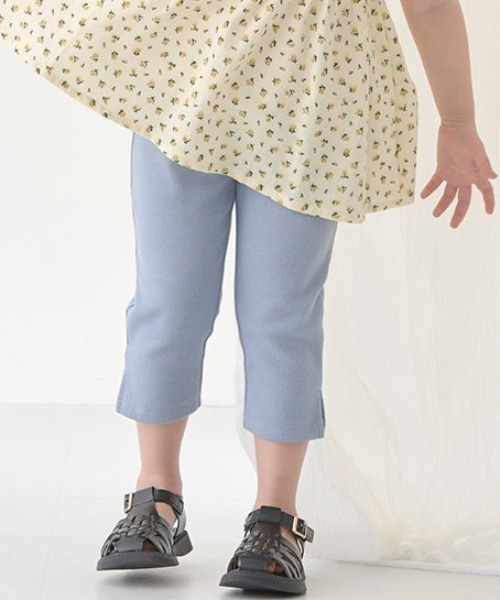 Lycee mine(リセマイン)の「【エニウェアシリーズ】サイドスリット7分丈カプリパンツ(その他パンツ・キッズ・ミント/ブラック/ピンク/アイボリー/サックスブルー系/ラベンダー/ベージュ・100cm/110cm/120cm/130cm/140cm)」の5枚目の写真