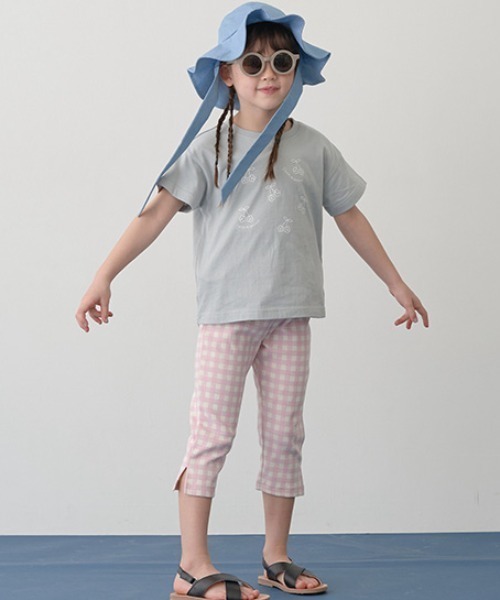 Lycee mine(リセマイン)の「【エニウェアシリーズ】サイドスリット7分丈カプリパンツ(その他パンツ・キッズ・ミント/ブラック/ピンク/アイボリー/サックスブルー系/ラベンダー/ベージュ・100cm/110cm/120cm/130cm/140cm)」の17枚目の写真