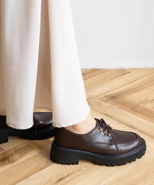 RANDA(ランダ)の「ボリュームソールレースアップシューズ(ドレスシューズ・レディース・ブラック/ダークブラウン/アイボリー・S/M/L/LL)」の3枚目の写真