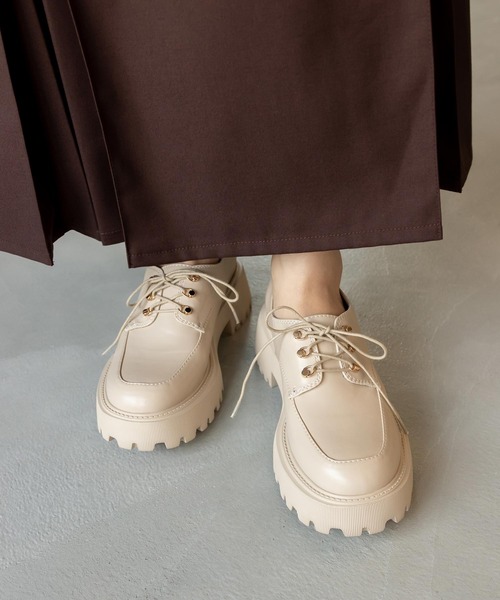 RANDA(ランダ)の「ボリュームソールレースアップシューズ(ドレスシューズ・レディース・ブラック/ダークブラウン/アイボリー・S/M/L/LL)」の2枚目の写真