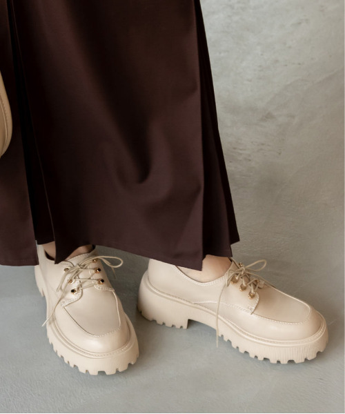 RANDA(ランダ)の「ボリュームソールレースアップシューズ(ドレスシューズ・レディース・ブラック/ダークブラウン/アイボリー・S/M/L/LL)」の8枚目の写真