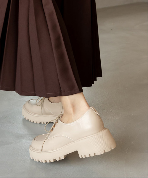 RANDA(ランダ)の「ボリュームソールレースアップシューズ(ドレスシューズ・レディース・ブラック/ダークブラウン/アイボリー・S/M/L/LL)」の9枚目の写真