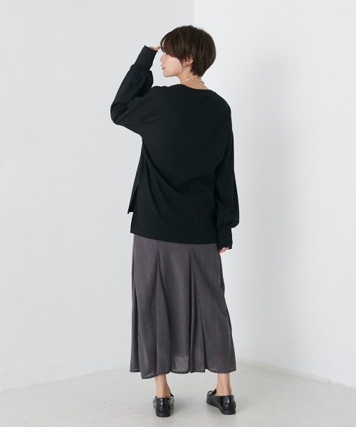 OMNES（オムネス）の「リブボリューム袖プルオーバー長袖（その他トップス・レディース・オレンジ/ホワイト系その他/アイボリー/ブラック/オリーブ・FREE）」の13枚目の写真