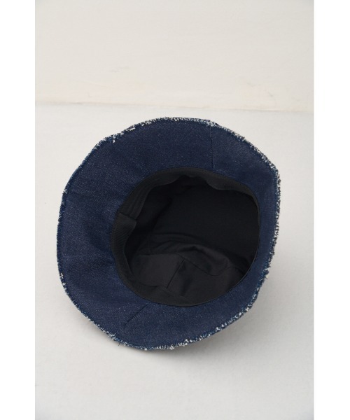 AZUL by moussy(アズールバイマウジー)の「CUT OFF DENIM BUCKET HAT/カットオフデニムバケットハット(ハット・レディース・ブラック/ブルー・FREE)」の11枚目の写真
