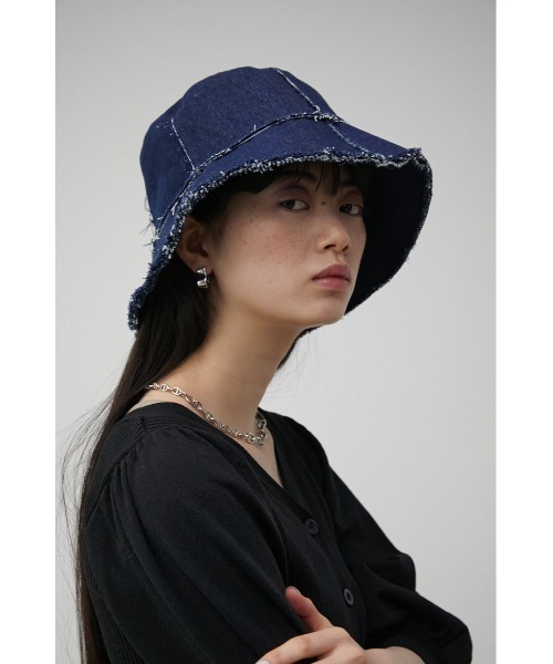 AZUL by moussy(アズールバイマウジー)の「CUT OFF DENIM BUCKET HAT/カットオフデニムバケットハット(ハット・レディース・ブラック/ブルー・FREE)」の14枚目の写真