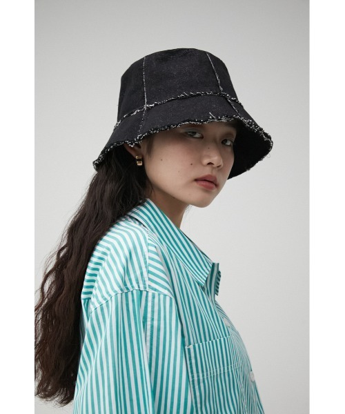 AZUL by moussy(アズールバイマウジー)の「CUT OFF DENIM BUCKET HAT/カットオフデニムバケットハット(ハット・レディース・ブラック/ブルー・FREE)」の7枚目の写真