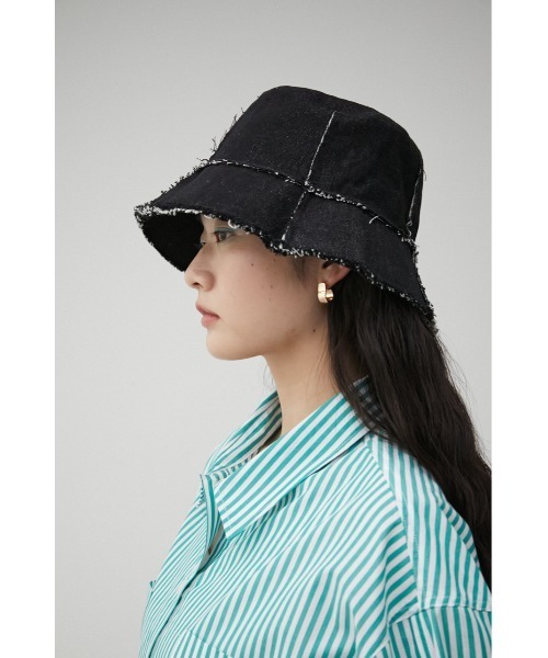 AZUL by moussy(アズールバイマウジー)の「CUT OFF DENIM BUCKET HAT/カットオフデニムバケットハット(ハット・レディース・ブラック/ブルー・FREE)」の8枚目の写真