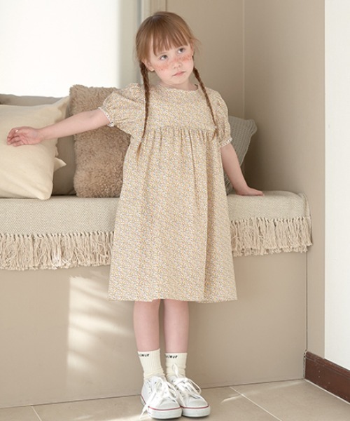 Lycee mine(リセマイン)の「コットンふりふりワンピース(シャツワンピース・キッズ・ベージュ/ブラック/イエロー/エメラルド・110cm/100cm/130cm/140cm/150cm/120cm)」の4枚目の写真