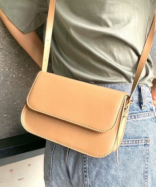 United store(ユナイテッドストア)の「ミニマルフラップショルダーバッグ(ショルダーバッグ・レディース・ブラック/ベージュ/ブラウン・FREE)」の8枚目の写真