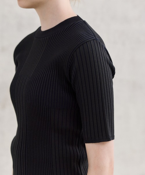 UNITED TOKYO（ユナイテッドトウキョウ）の「タクトリブサマーニット-ウォッシャブル/速乾-（ニット/セーター・レディース・その他2/ブラック/ブルー/アイボリー・FREE）」の22枚目の写真