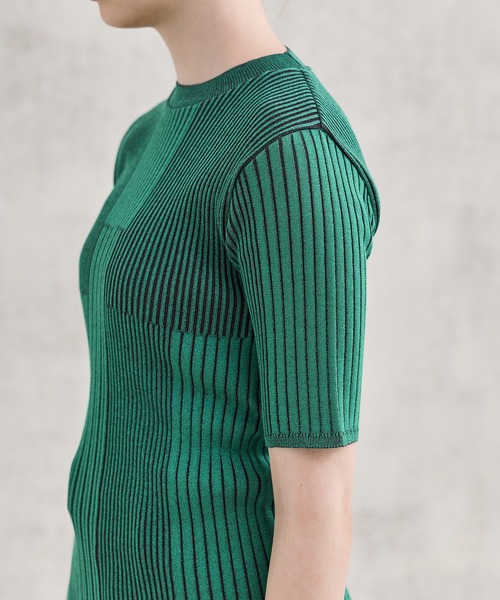 UNITED TOKYO（ユナイテッドトウキョウ）の「タクトリブサマーニット-ウォッシャブル/速乾-（ニット/セーター・レディース・その他2/ブラック/ブルー/アイボリー・FREE）」の19枚目の写真