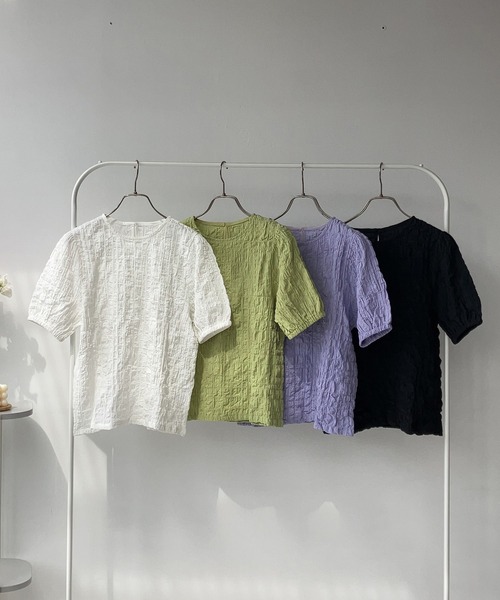 AS KNOW AS plus（アズノゥアズプラス）の「〇ボリュームスリーブ ぽこぽこ半袖プルオーバー（Tシャツ/カットソー・レディース・グリーン/オフホワイト/ブラック/パープル・FREE）」の16枚目の写真