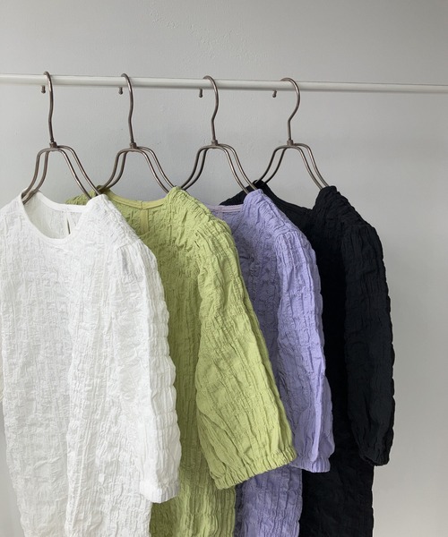 AS KNOW AS plus（アズノゥアズプラス）の「〇ボリュームスリーブ ぽこぽこ半袖プルオーバー（Tシャツ/カットソー・レディース・グリーン/オフホワイト/ブラック/パープル・FREE）」の21枚目の写真