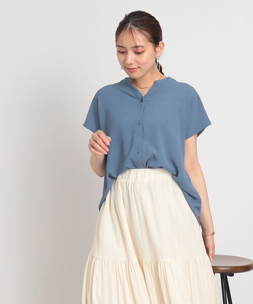 SHOO・LA・RUE（シューラルー）の「◆【接触冷感/セットアップ可/イージーケア】着こなし自在！前開きシャツ（シャツ/ブラウス・レディース・オフホワイト/ネイビー/ベージュ/ピンク系/ダークグリーン/ブルー・00）」の5枚目の写真
