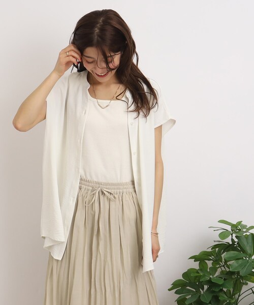 SHOO・LA・RUE（シューラルー）の「◆【接触冷感/セットアップ可/イージーケア】着こなし自在！前開きシャツ（シャツ/ブラウス・レディース・オフホワイト/ネイビー/ベージュ/ピンク系/ダークグリーン/ブルー・00）」の10枚目の写真