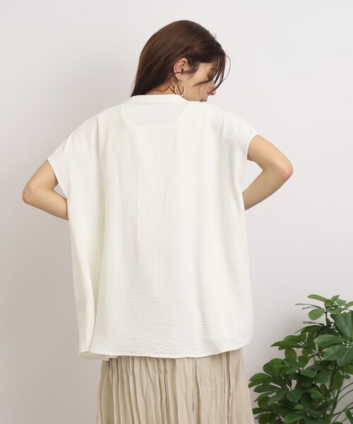 SHOO・LA・RUE（シューラルー）の「◆【接触冷感/セットアップ可/イージーケア】着こなし自在！前開きシャツ（シャツ/ブラウス・レディース・オフホワイト/ネイビー/ベージュ/ピンク系/ダークグリーン/ブルー・00）」の12枚目の写真