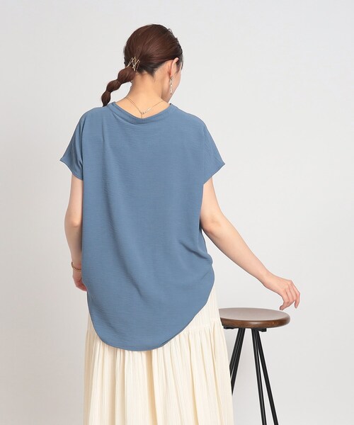SHOO・LA・RUE（シューラルー）の「◆【接触冷感/セットアップ可/イージーケア】着こなし自在！前開きシャツ（シャツ/ブラウス・レディース・オフホワイト/ネイビー/ベージュ/ピンク系/ダークグリーン/ブルー・00）」の9枚目の写真