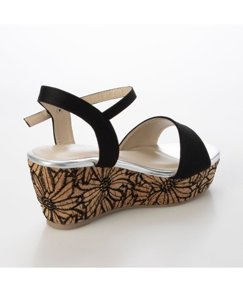 Realta（レアルタ）の「Realta(レアルタ)花柄刺入り厚底ウェッジストラップサンダル（サンダル・レディース・レッド/ピンク/ブラック・M/S/LL/L）」の14枚目の写真