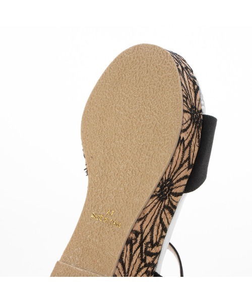 Realta（レアルタ）の「Realta(レアルタ)花柄刺入り厚底ウェッジストラップサンダル（サンダル・レディース・レッド/ピンク/ブラック・M/S/LL/L）」の20枚目の写真