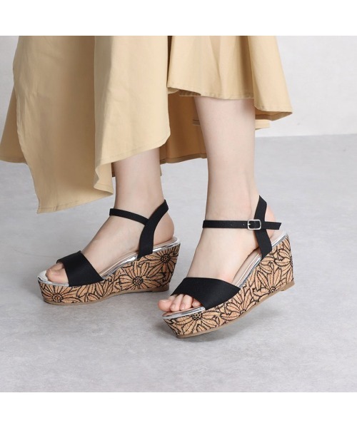 Realta（レアルタ）の「Realta(レアルタ)花柄刺入り厚底ウェッジストラップサンダル（サンダル・レディース・レッド/ピンク/ブラック・M/S/LL/L）」の9枚目の写真