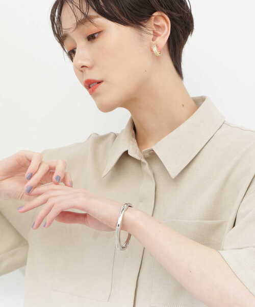 N.（N. Natural Beauty Basic）（エヌエヌナチュラルビューティーベーシック）の「ウェーブバングル（ネックレス・レディース・シルバー/ゴールド・FREE）」の3枚目の写真