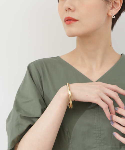 N.（N. Natural Beauty Basic）（エヌエヌナチュラルビューティーベーシック）の「ウェーブバングル（ネックレス・レディース・シルバー/ゴールド・FREE）」の10枚目の写真