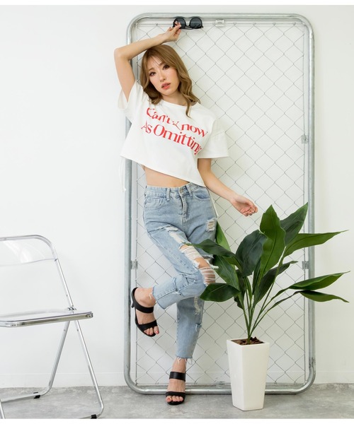 LATINA（ラティーナ）の「サイドシャーリングロゴプリントTシャツ（Tシャツ/カットソー・レディース・ホワイト/ブラック・FREE）」の5枚目の写真
