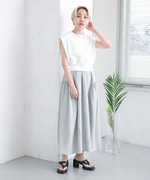 KBF（ケイビーエフ）の「ショルダータックコンパクトスウェット（スウェット・レディース・グレー/オフホワイト/ブルー・ONE）」の14枚目の写真