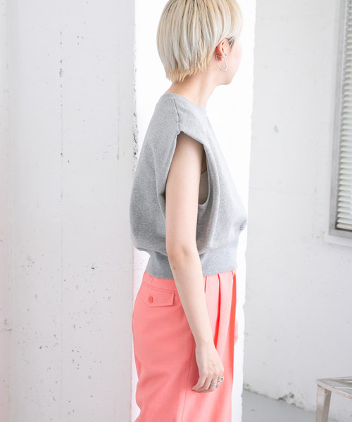 KBF（ケイビーエフ）の「ショルダータックコンパクトスウェット（スウェット・レディース・グレー/オフホワイト/ブルー・ONE）」の15枚目の写真