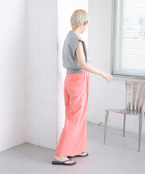 KBF（ケイビーエフ）の「ショルダータックコンパクトスウェット（スウェット・レディース・グレー/オフホワイト/ブルー・ONE）」の16枚目の写真