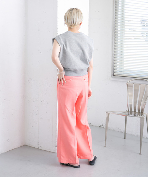 KBF（ケイビーエフ）の「ショルダータックコンパクトスウェット（スウェット・レディース・グレー/オフホワイト/ブルー・ONE）」の21枚目の写真