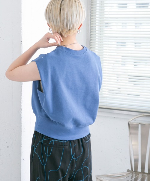 KBF（ケイビーエフ）の「ショルダータックコンパクトスウェット（スウェット・レディース・グレー/オフホワイト/ブルー・ONE）」の6枚目の写真