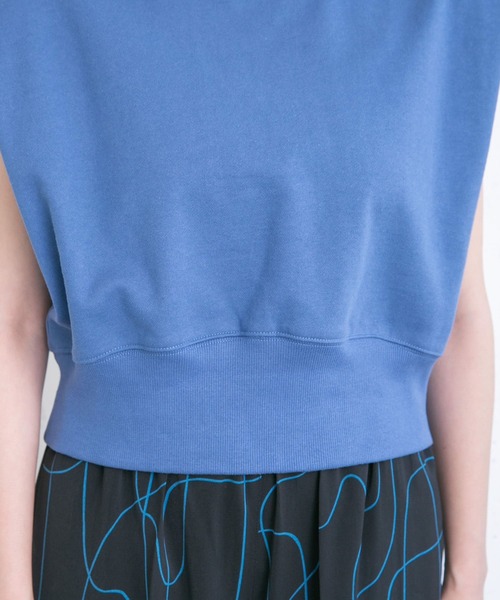 KBF（ケイビーエフ）の「ショルダータックコンパクトスウェット（スウェット・レディース・グレー/オフホワイト/ブルー・ONE）」の13枚目の写真