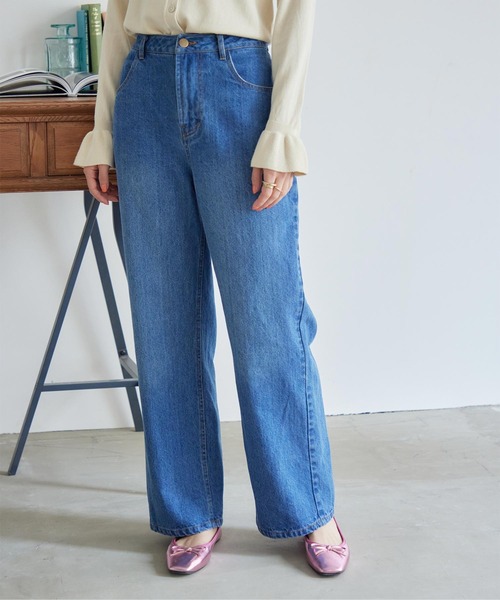 titivate(ティティベイト)の「ストレートデニムパンツ(デニムパンツ・レディース・ブルー/ライトブルー/インディゴブルー・S/M/L)」の3枚目の写真